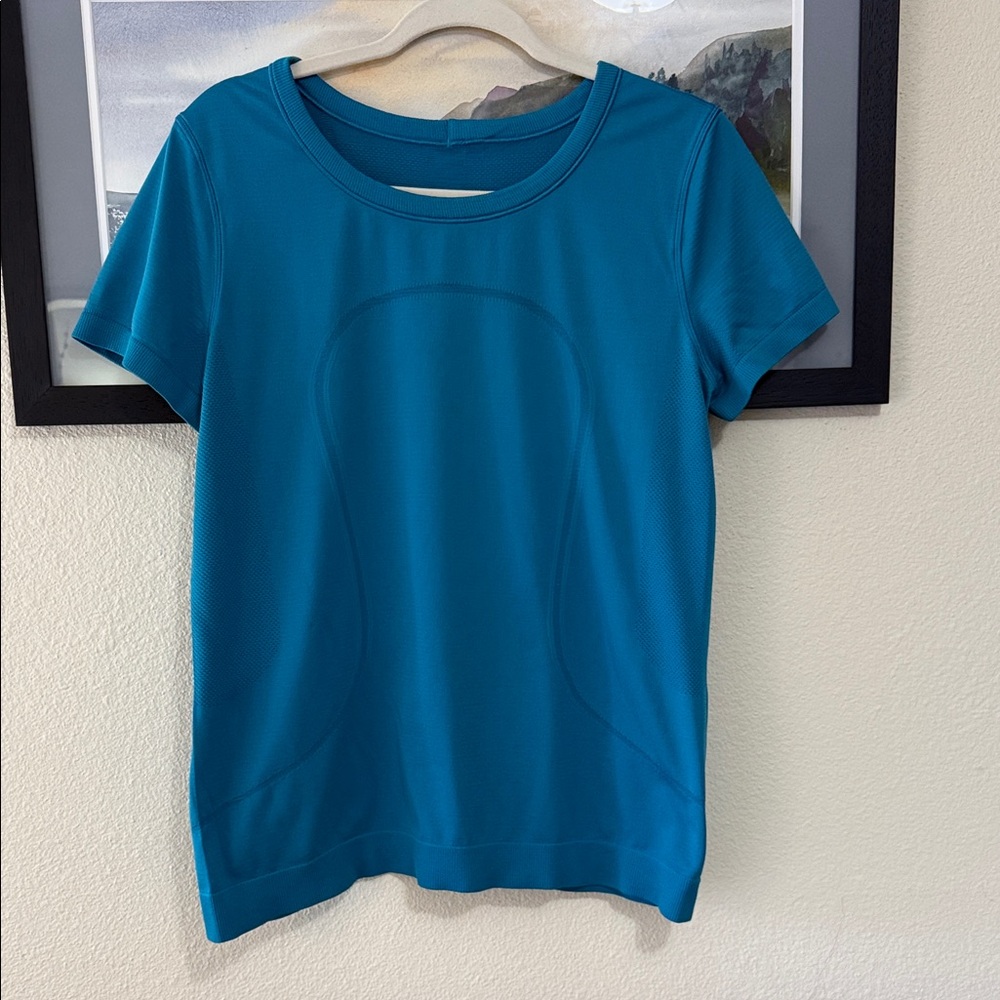 Lululemon Swiftly Relaxed Fit Short Sleeve Tee, Size 10, Blue